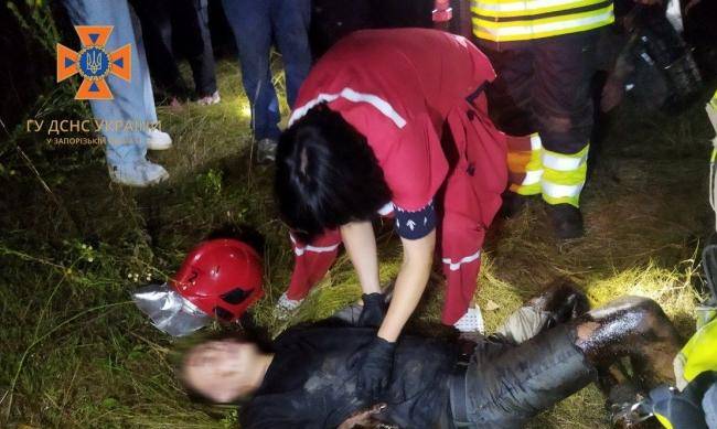 Впав у резервуар: запоріжцю знадобилась допомога рятувальників фото