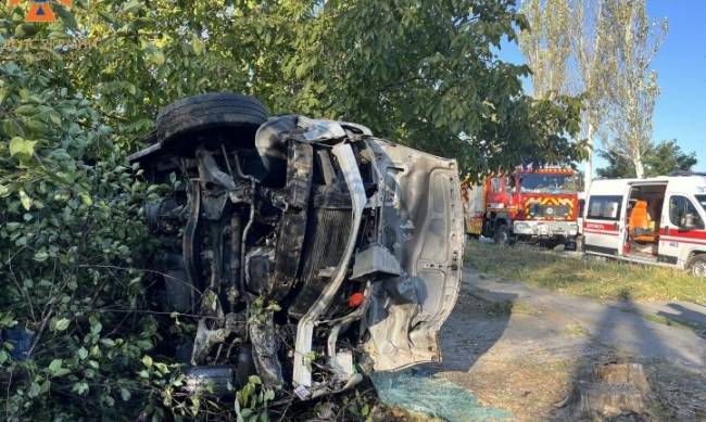 У Запоріжжі маршрутка влетіла в електроопору — травмувалися 7 пасажирів та водій фото