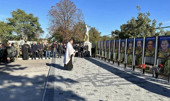 У Запорізькому районі відкрили Алею Пам’яті  фото