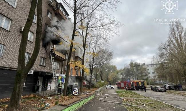 У Запоріжжі сталася пожежа в багатоповерхівці — евакуювали шістьох людей фото