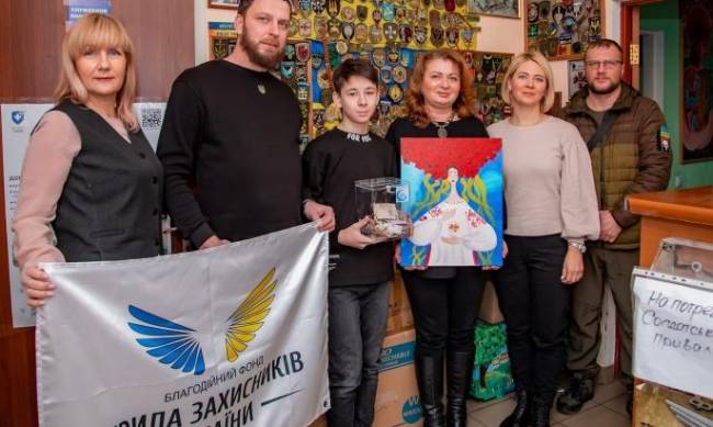 У Запоріжжі гостей «Солдатського привалу» зустрічає «Українка-берегиня» фото