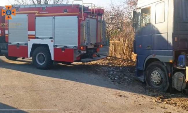 У Запорізькій області знадобилася допомога двом водіям, які не змогли продовжити рух через негоду  фото
