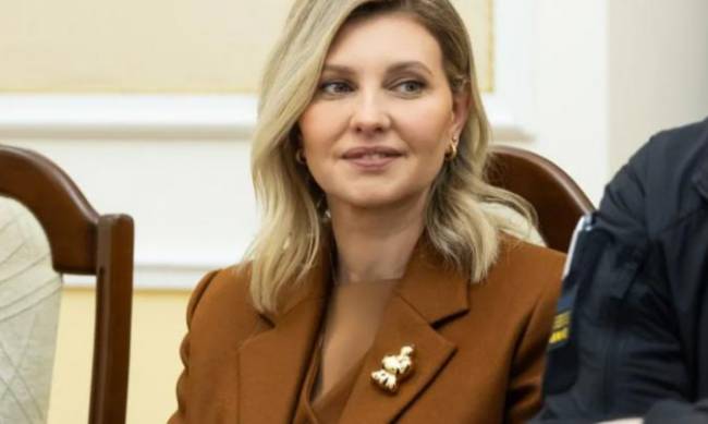 Олена Зеленська вразила особливою брошкою від українського бренду фото