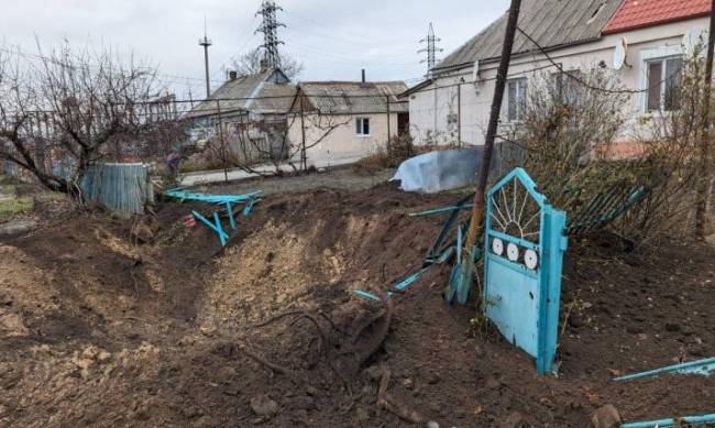 Російська армія масово обстріляла один з населених пунктів Василівського району  фото