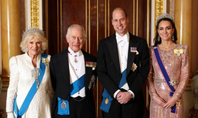 Міддлтон на прийомі короля Чарльза повторила блискучий лук із тіарою та сукнею за пять тисяч доларів фото