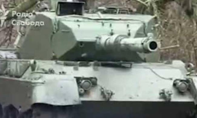 Зсередини машини. Кореспондент показав танки Leopard 1 з передової фото