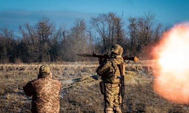 Сили оборони відбили вісім ворожих атак біля Приютного, Вербового та Роботиного  фото