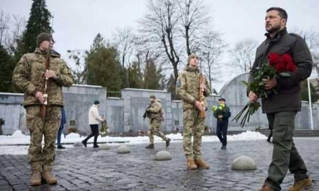 Зеленський відвідав Львів, де на Марсовому полі вшанував пам’ять полеглих бійців фото