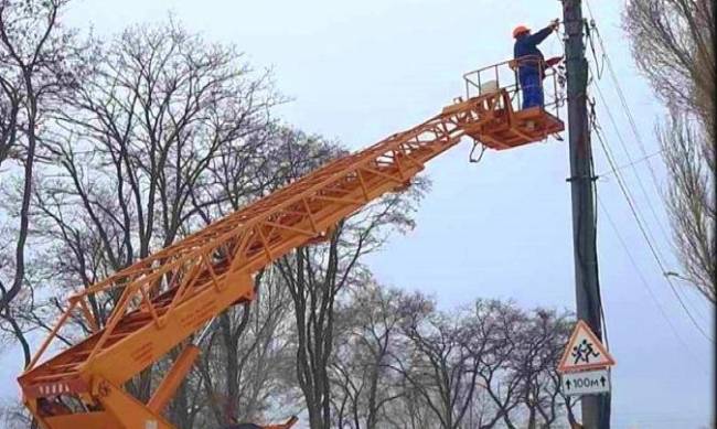 У Запорізькій області через стихію без світла опинилися понад вісім тисяч споживачів фото