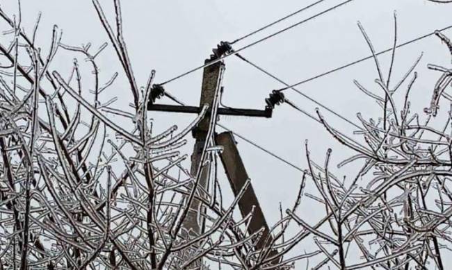 У Запорізькій області через негоду знеструмленими залишаються понад вісім тисяч споживачів фото