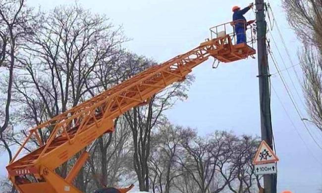 У Запорізькій області повернули світло до пяти прифронтових населених пунктів фото