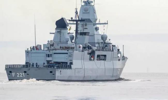 Совет ЕС одобрил военно-морскую миссию в Красном море фото