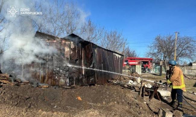 У Запорізькій області внаслідок ворожих обстрілів сталося пять пожеж фото