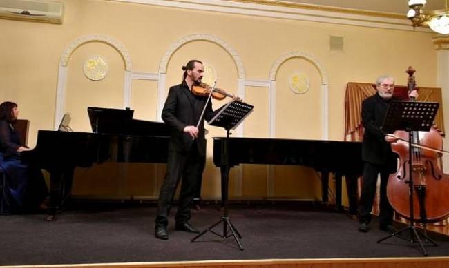 «Під музику Вівальді»: талановиті артисти Запорізької обласної філармонії продовжують вражати публіку фото