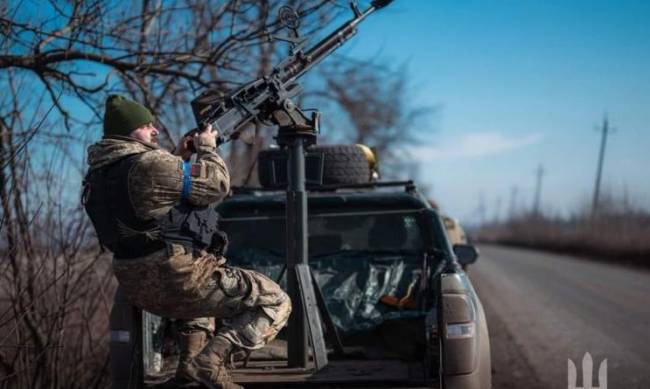 Окупанти активно атакують на 7 напрямках, за добу було понад 60 боєзіткнень фото