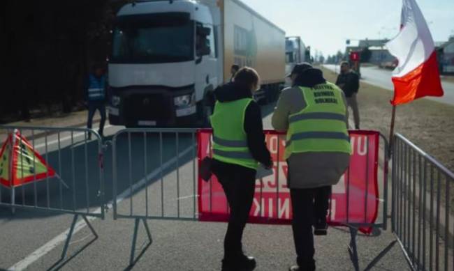 Блокування кордону: в уряді зізналися, що діалогу з Польщею немає фото
