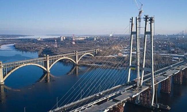 Рух вантовим мостом у Запоріжжі стане двостороннім з 30 березня фото