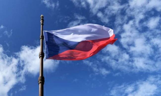 Чехія планує передати Україні півтора мільйона снарядів до кінця року — премєр Фіала фото
