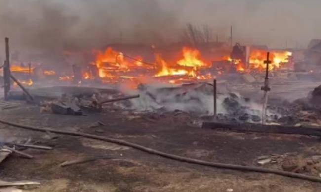 Россия в огне: в Иркутской области из-за сильнейшего пожара введен режим ЧС фото