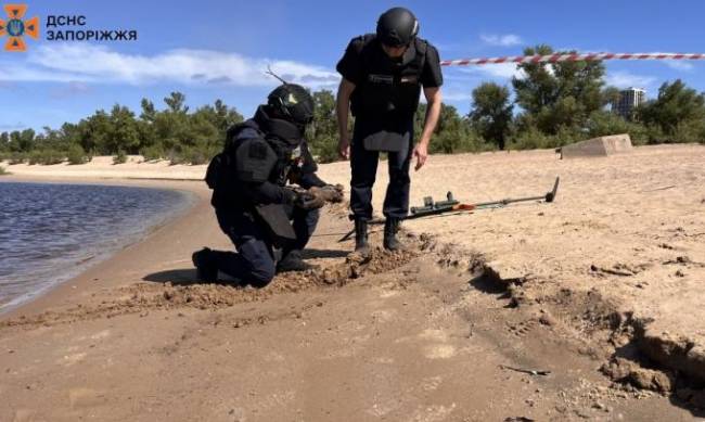 У Запоріжжі на березі Дніпра знайшли дві мінометних міни фото