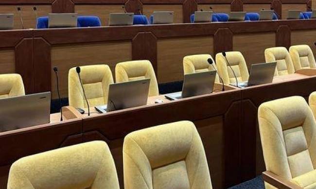 Все менше та менше: ще два депутати Запорізької обласної ради склали повноваження фото