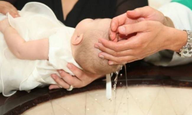 Чи вважається відмова бути хрещеними для дитини гріхом – пояснює ПЦУ  фото