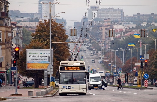 У Запоріжжі планують щоденно зупиняти транспорт під час загальнонаціональної хвилини мовчання   фото